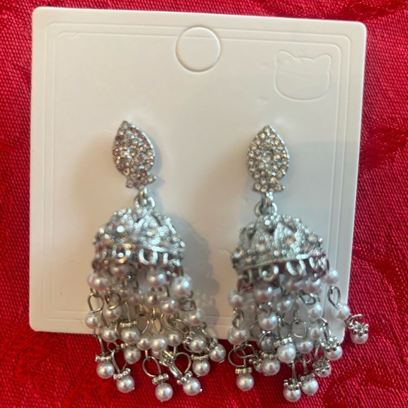 Elegant 304 stainless steel Silver and White Dangle Earrings - Picture 7 of 12